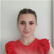 Je suis lycéenne passionnée de maths que j'adore enseigner.